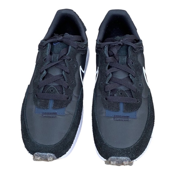 Nike - Picture 4 of 8